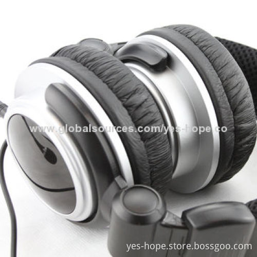 Portable computer game console headphones with mic